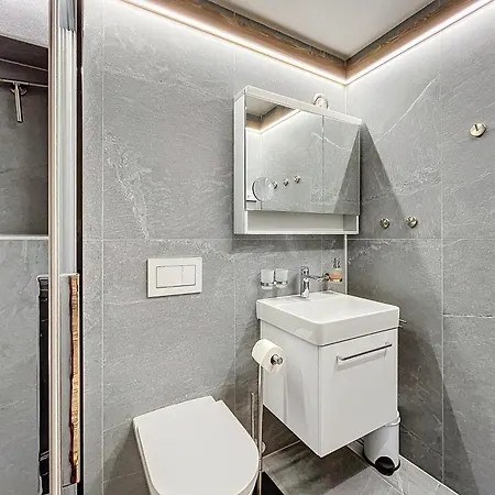 Apartment Crescendo 209